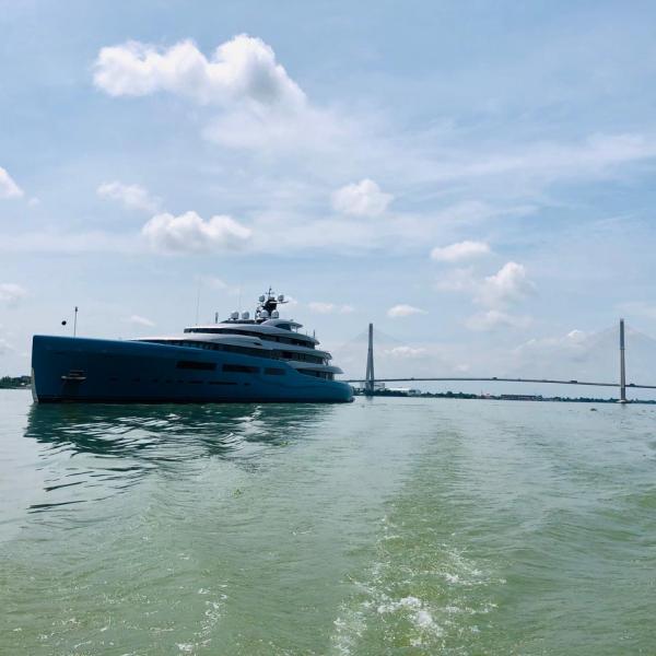 Sir Joe Lewis Visits Can Tho: Tottenham Chairman, AVIVA Yacht & the Rise of Vietnam’s 